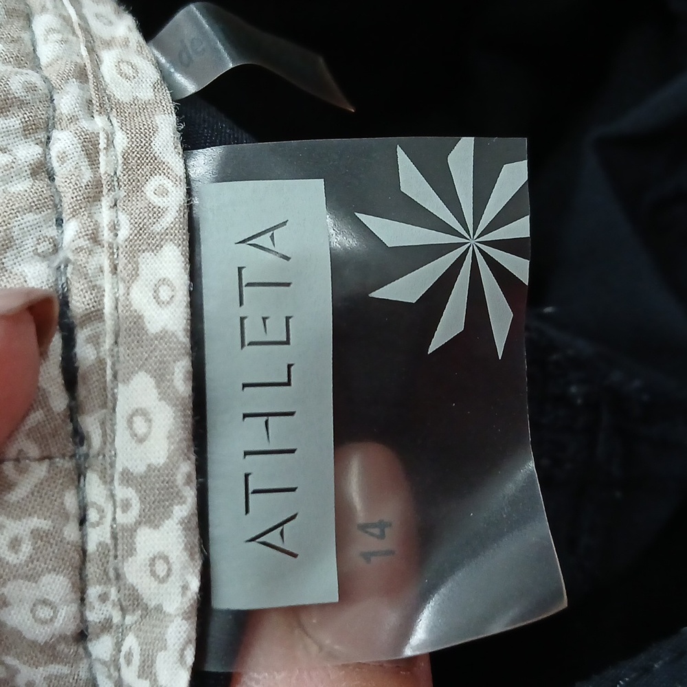 ATHLETA Dipper Hiking Bermuda Shorts Size 14 - Picture 6 of 6